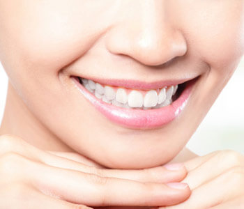 Achieve a vibrant, show-stopping smile with a cosmetic dental makeover in Raleigh